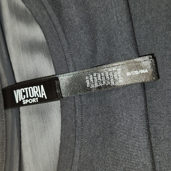 Victoria Sport Grey Long Sleeve Sheer Back Twist Front Cutout Crop Sports Top - Picture 8 of 13